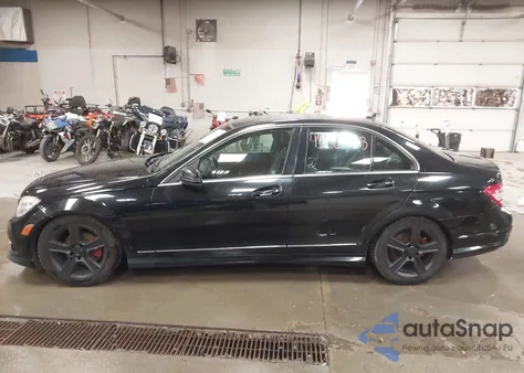 2010 Mercedes-Benz C 300 Luxury/Sport из США, поврежденный, VIN WDDGF5EB5AF480108